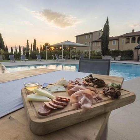 Resort Casale Le Torri Ponsacco Dış mekan fotoğraf
