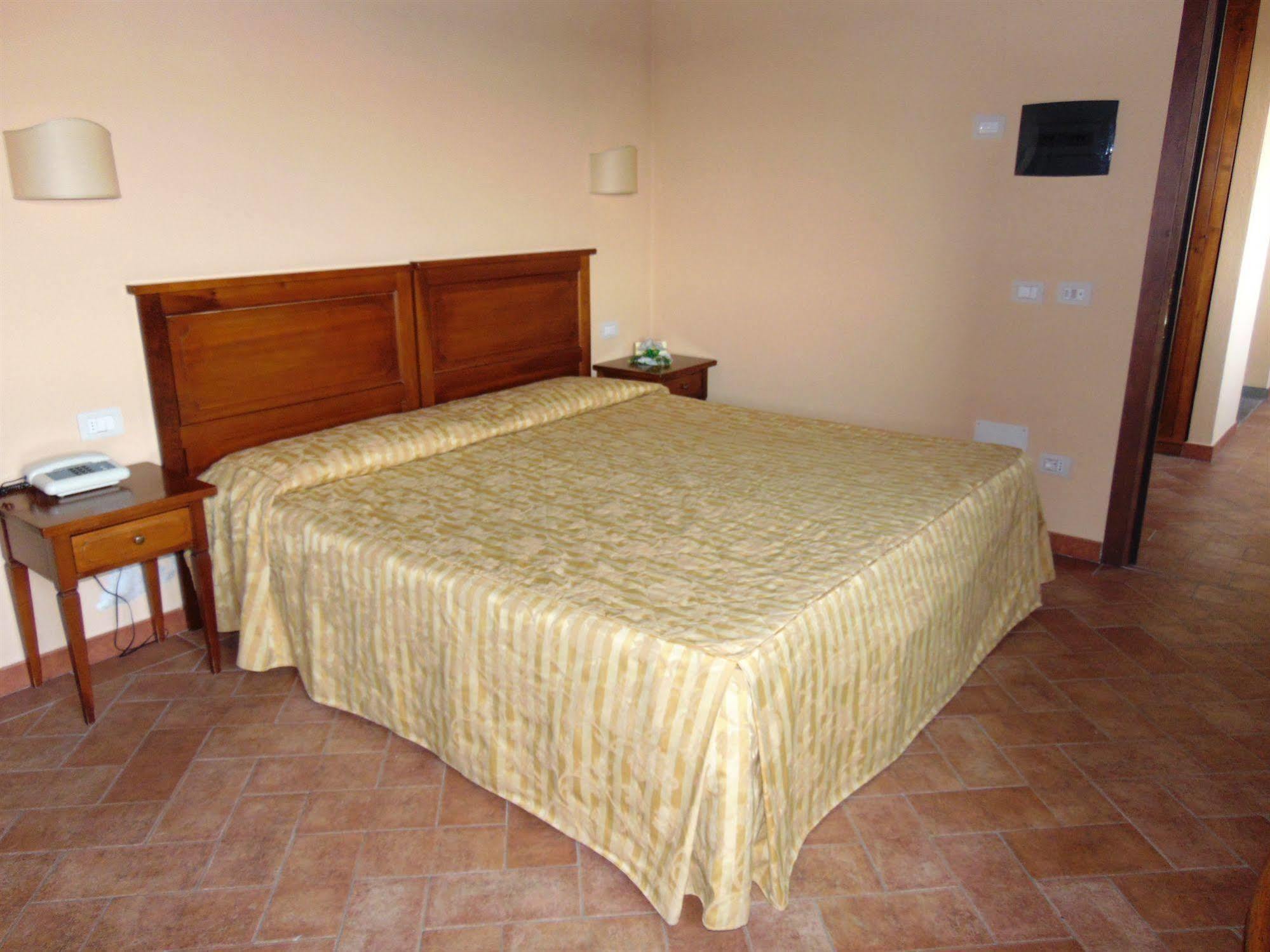 Resort Casale Le Torri Ponsacco Dış mekan fotoğraf
